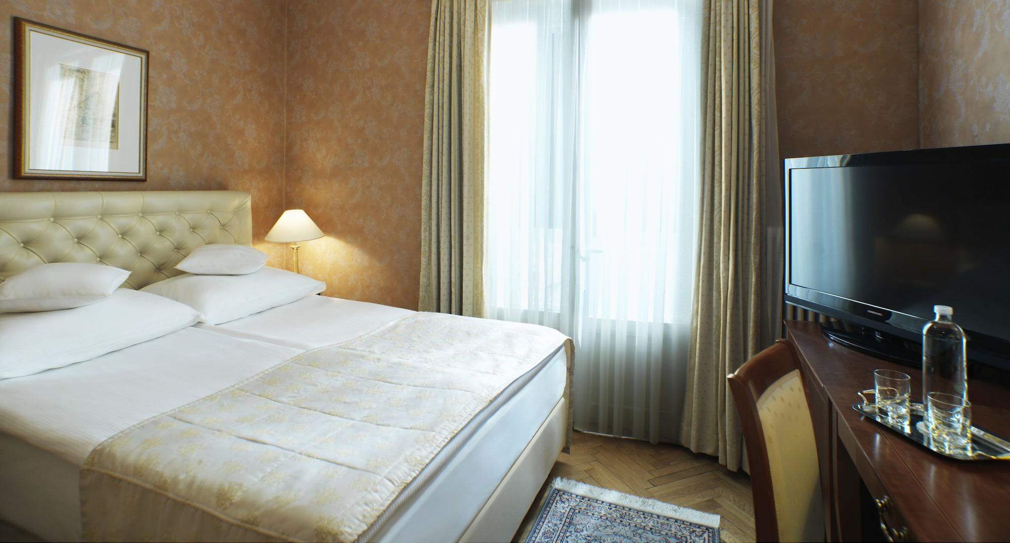 托普里斯大酒店 - 世界小型豪华酒店 布莱德 外观 照片 A room at the hotel